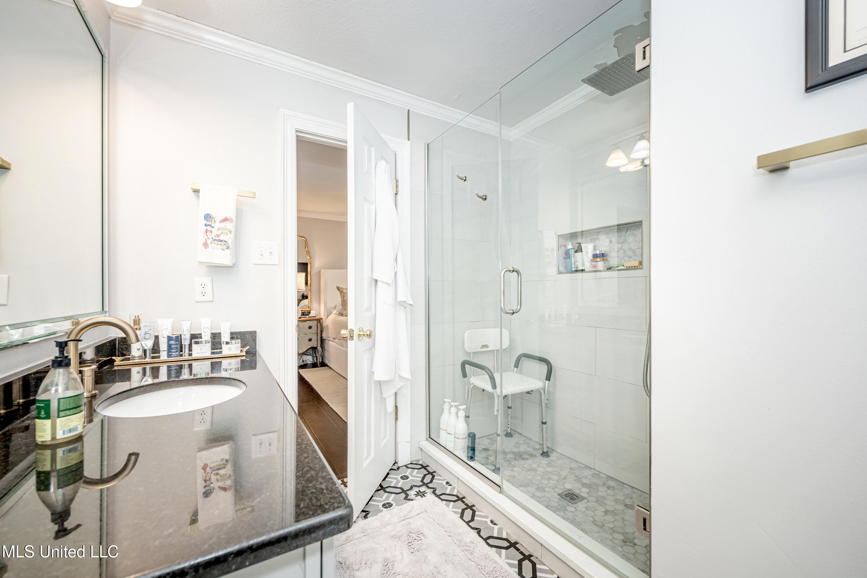 910 Warren Street Pascagoula, MS 39567 - Photo 34 of 52 IMG_4085