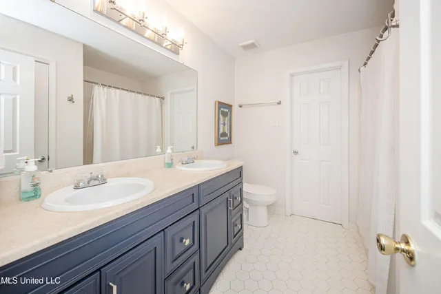 $359,900 | 910 Warren Street, Pascagoula, MS 39567