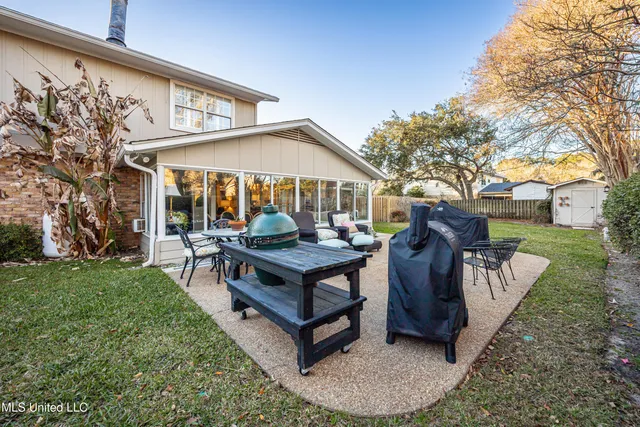 $359,900 | 910 Warren Street, Pascagoula, MS 39567