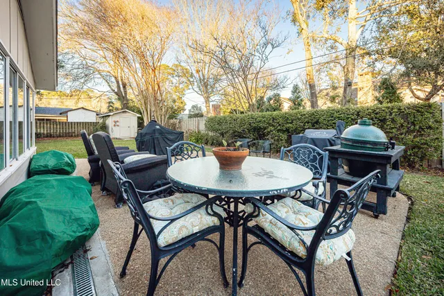 $359,900 | 910 Warren Street, Pascagoula, MS 39567