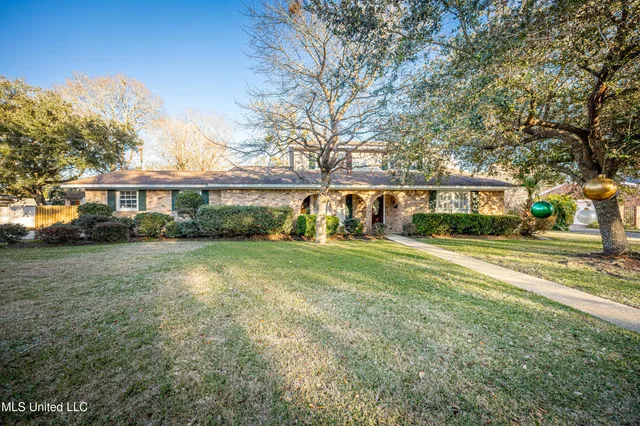 $359,900 | 910 Warren Street, Pascagoula, MS 39567