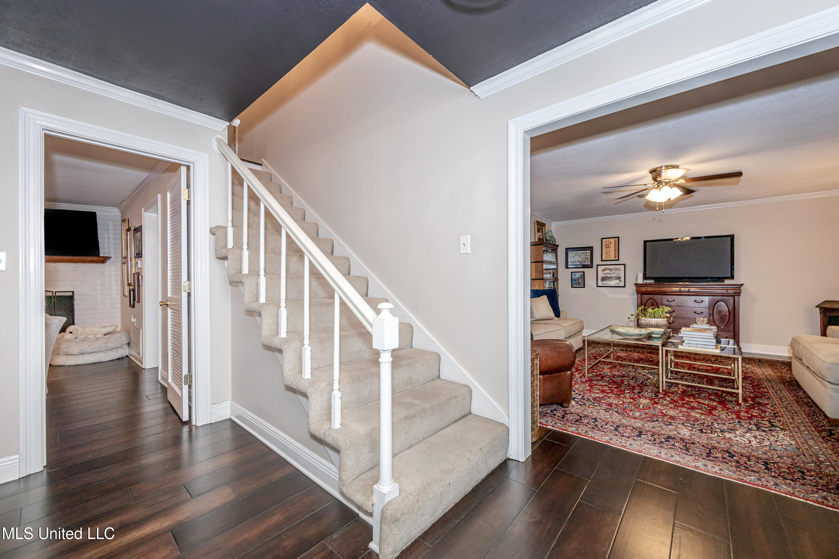 910 Warren Street Pascagoula, MS 39567 - Photo 9 of 52 IMG_4056