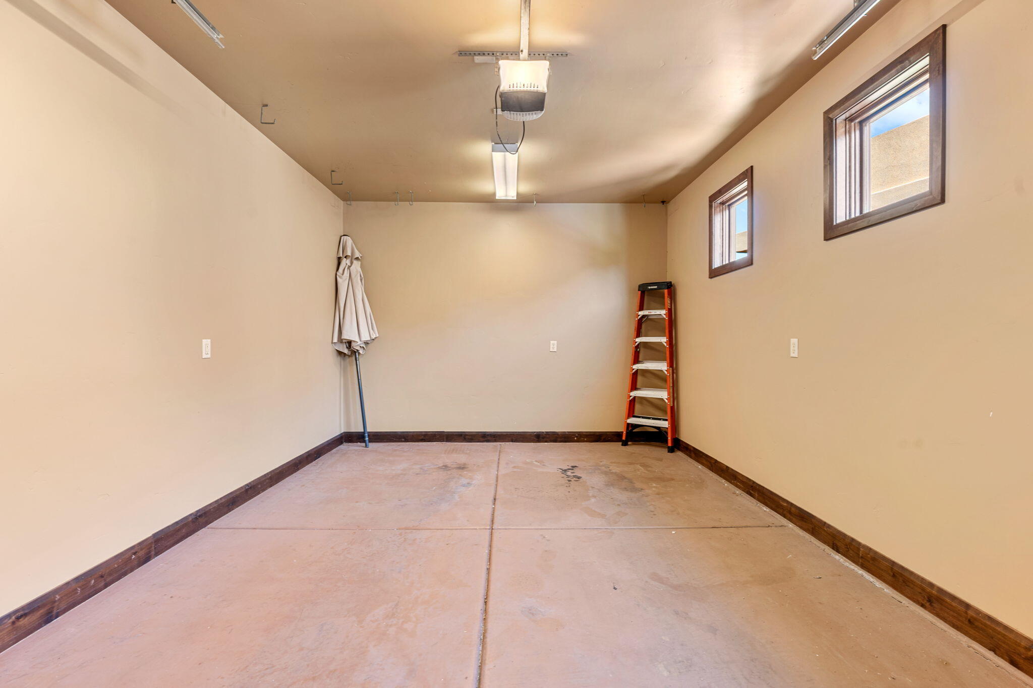 3052 Snow Canyon Parkway, Unit 98 St. George, UT 84770 - Photo 62 of 70 3rd car garage