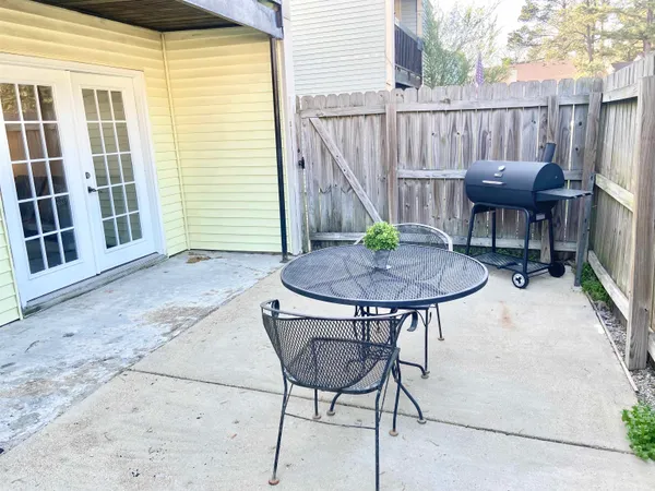 $93,000 | 1770 Crompton 6th Square, Unit 29, Memphis, TN 38134