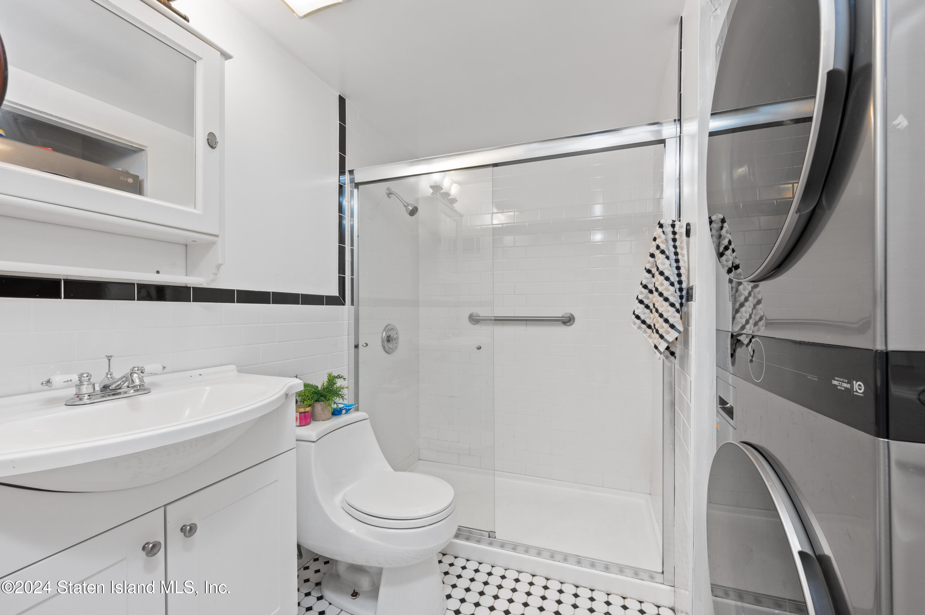 96 Hampton Green Staten Island, NY 10312 - Photo 16 of 20 DSC_2688