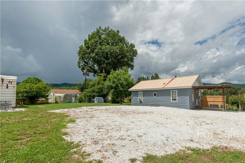 310 Osborne Road Brevard, NC 28712 - Photo 8 of 35 Gallery Image 8