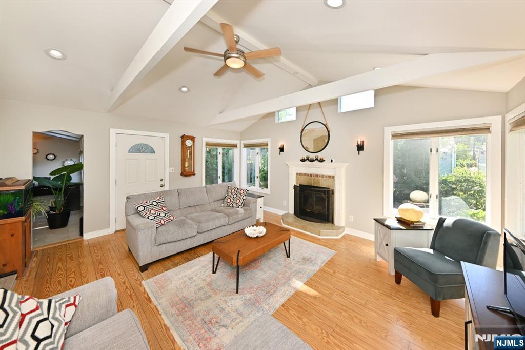 738 Grant Avenue Maywood, NJ 07607 - Photo 7 of 37