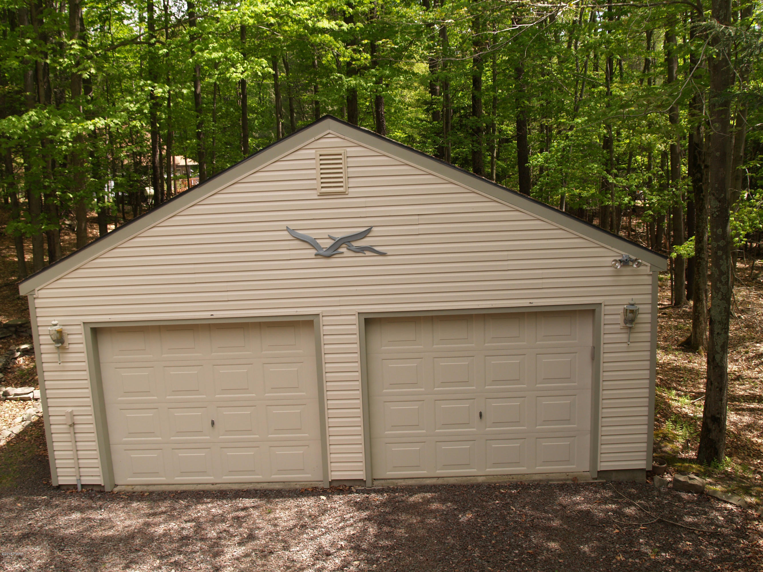 887 Deerfield Road Lake Ariel, PA 18436 - Photo 2 of 20