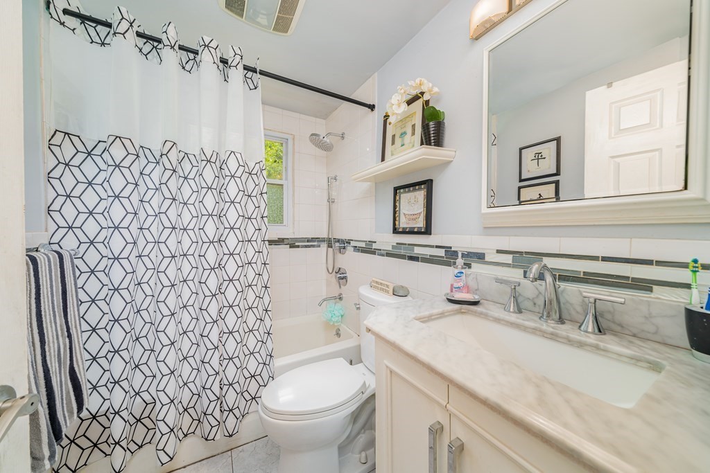 36 Kalmia Road Holbrook, MA 02343 - Photo 17 of 33