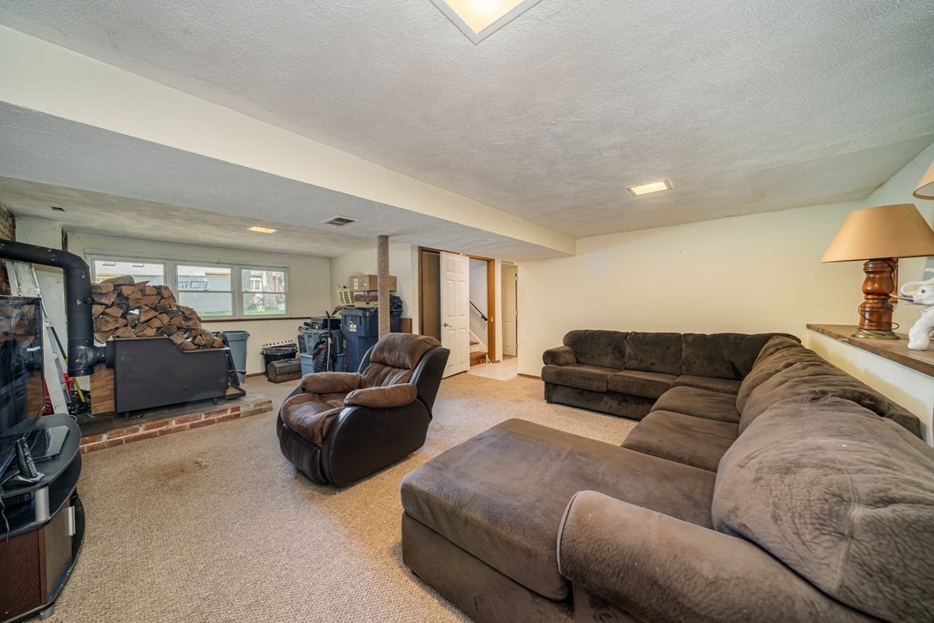 36 Kalmia Road Holbrook, MA 02343 - Photo 28 of 33