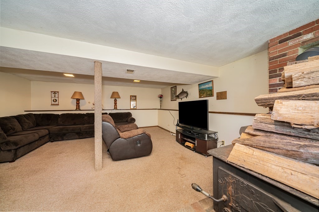 36 Kalmia Road Holbrook, MA 02343 - Photo 29 of 33