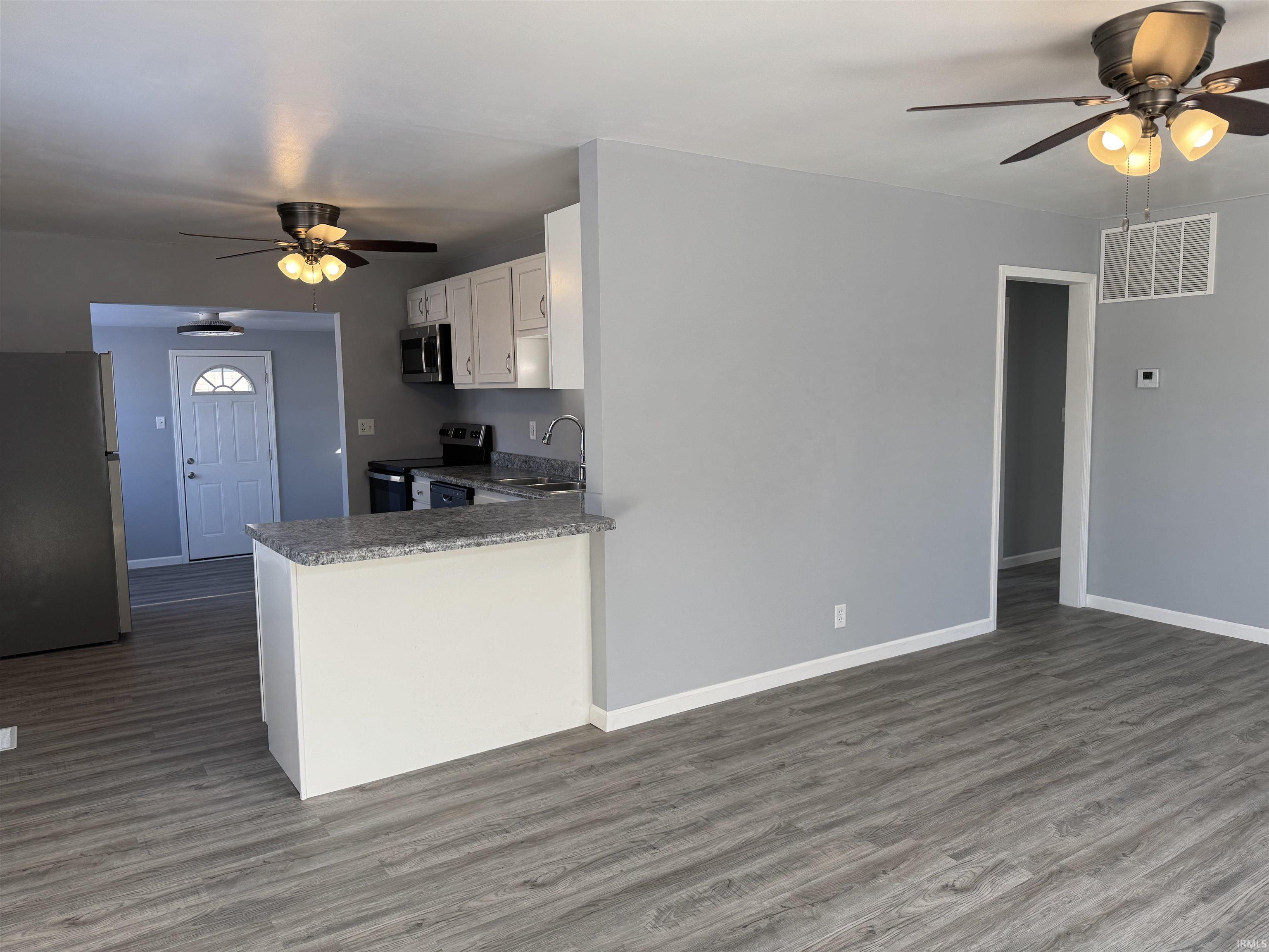 2233 West 11th Street Muncie, IN 47302 - Photo 3 of 21