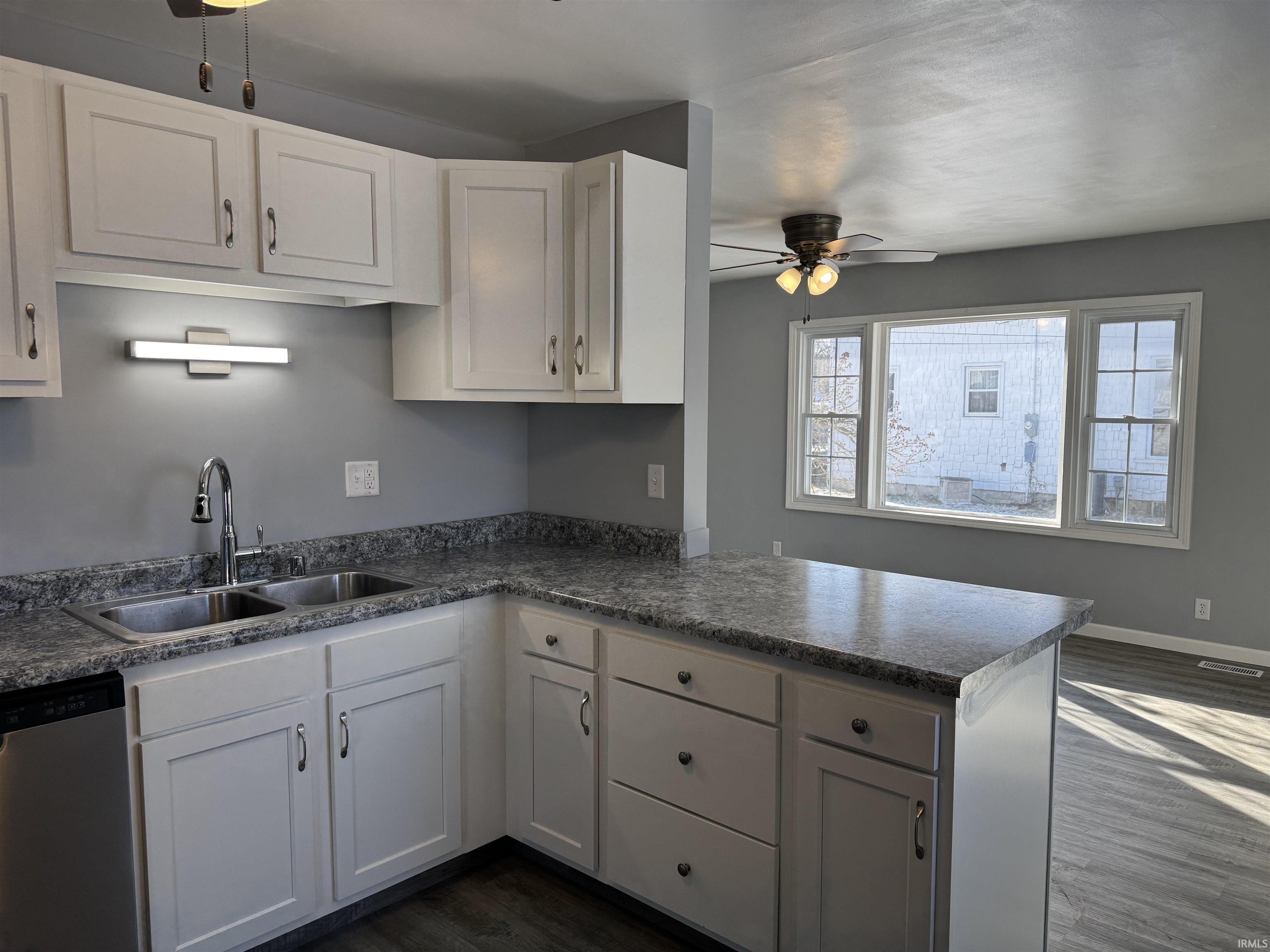 2233 West 11th Street Muncie, IN 47302 - Photo 4 of 21