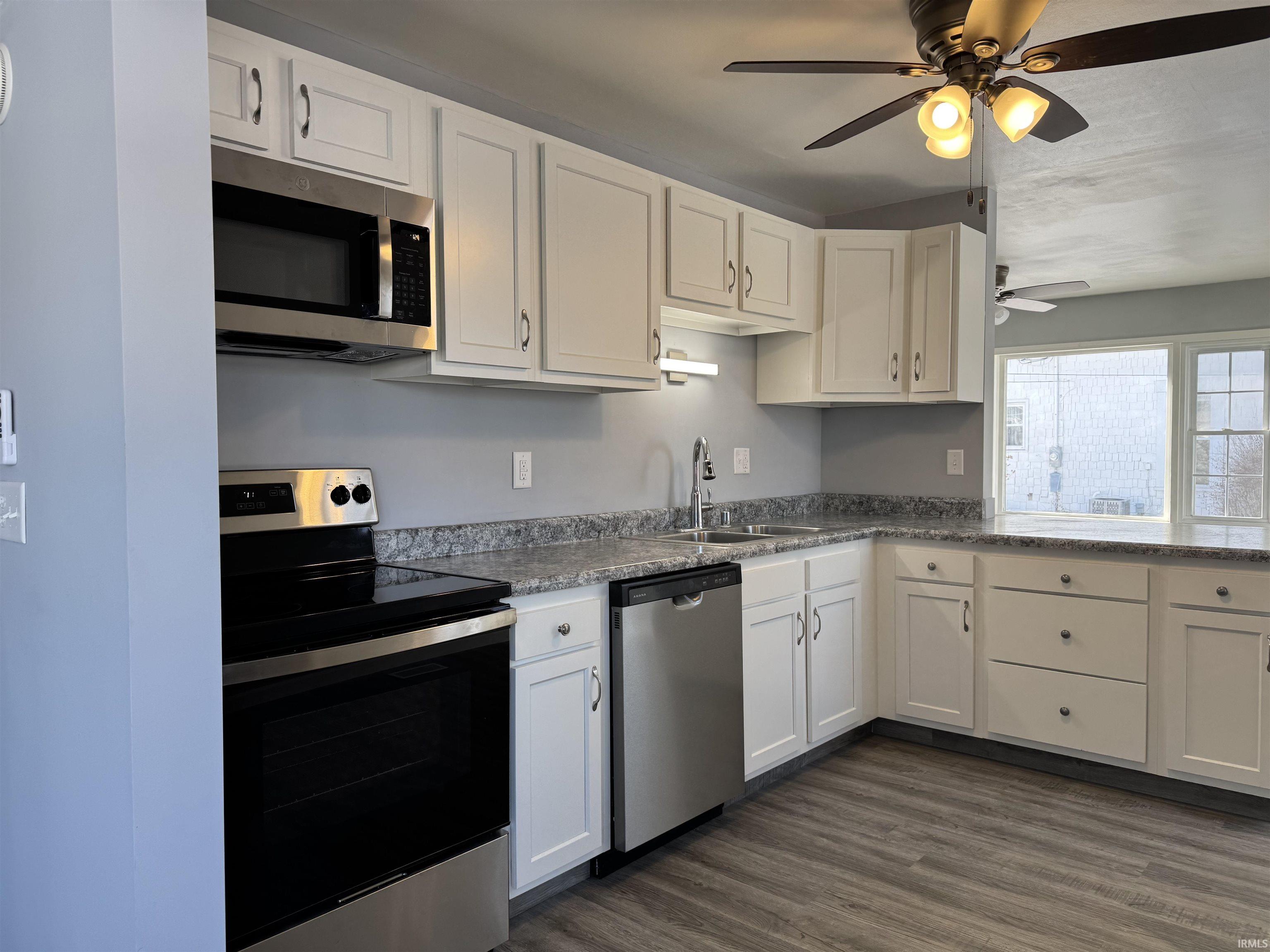 2233 West 11th Street Muncie, IN 47302 - Photo 5 of 21