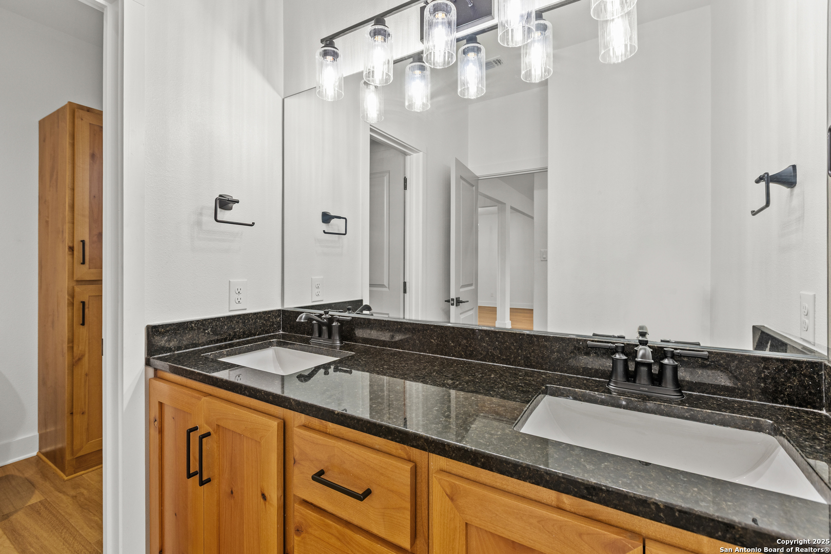 1015 Timbercrest Pleasanton, TX 78064 - Photo 17 of 20