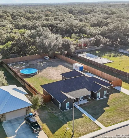 $490,000 | 1015 Timbercrest, Pleasanton, TX 78064