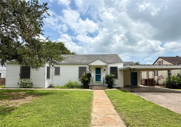$149,900 | 923 West Alice Avenue, Kingsville, TX 78363