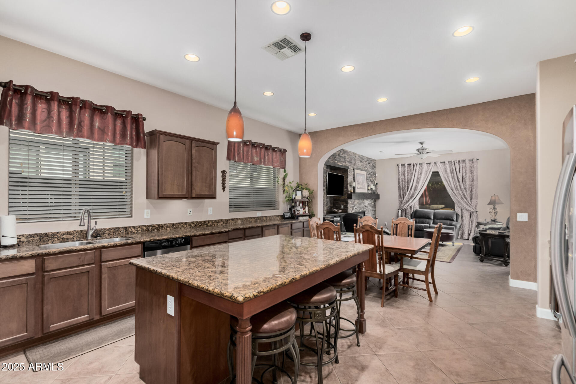 2313 West Mineral Road Phoenix, AZ 85041 - Photo 13 of 42 13 Mineral