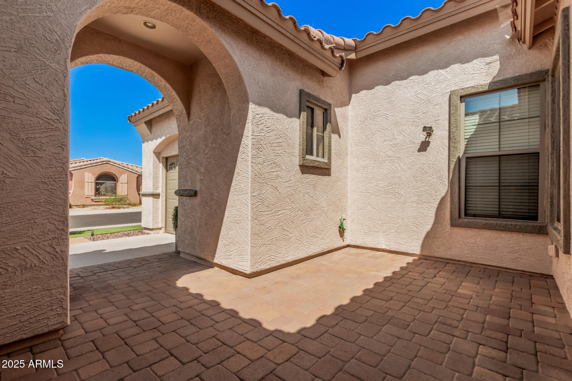 2313 West Mineral Road Phoenix, AZ 85041 - Photo 4 of 42 04 Mineral