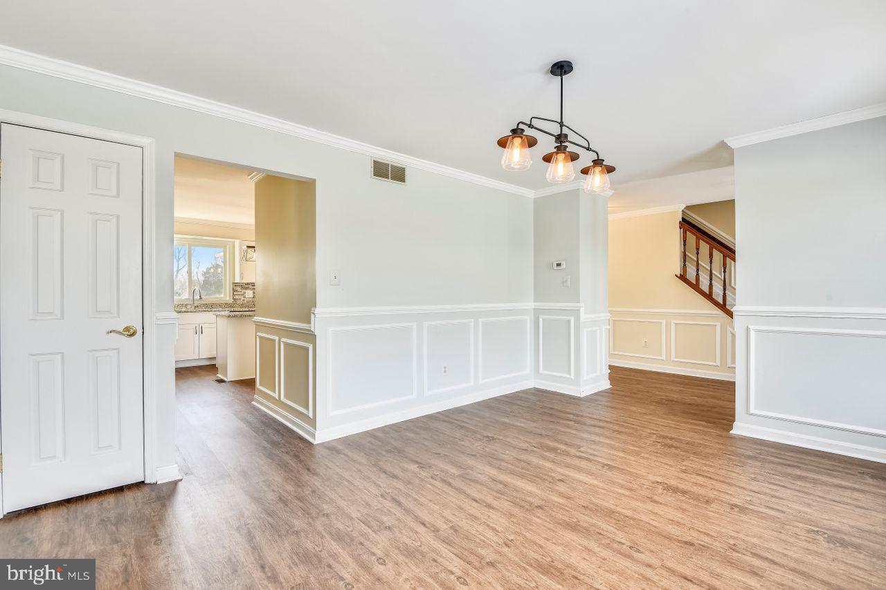 1019 Double Gate Road Davidsonville, MD 21035 - Photo 11 of 50 Dining room