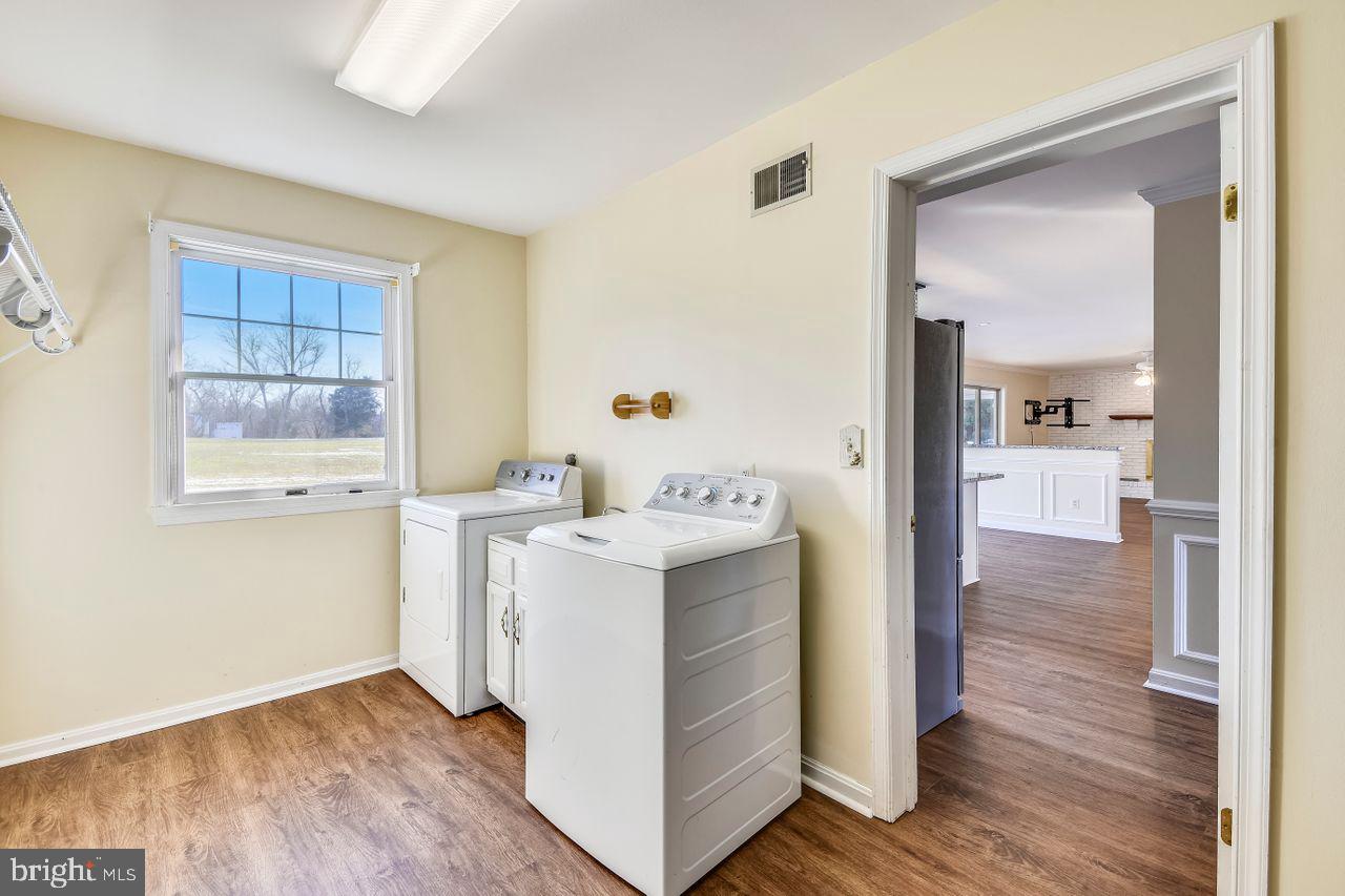 1019 Double Gate Road Davidsonville, MD 21035 - Photo 17 of 50 Laundry/ Mud room