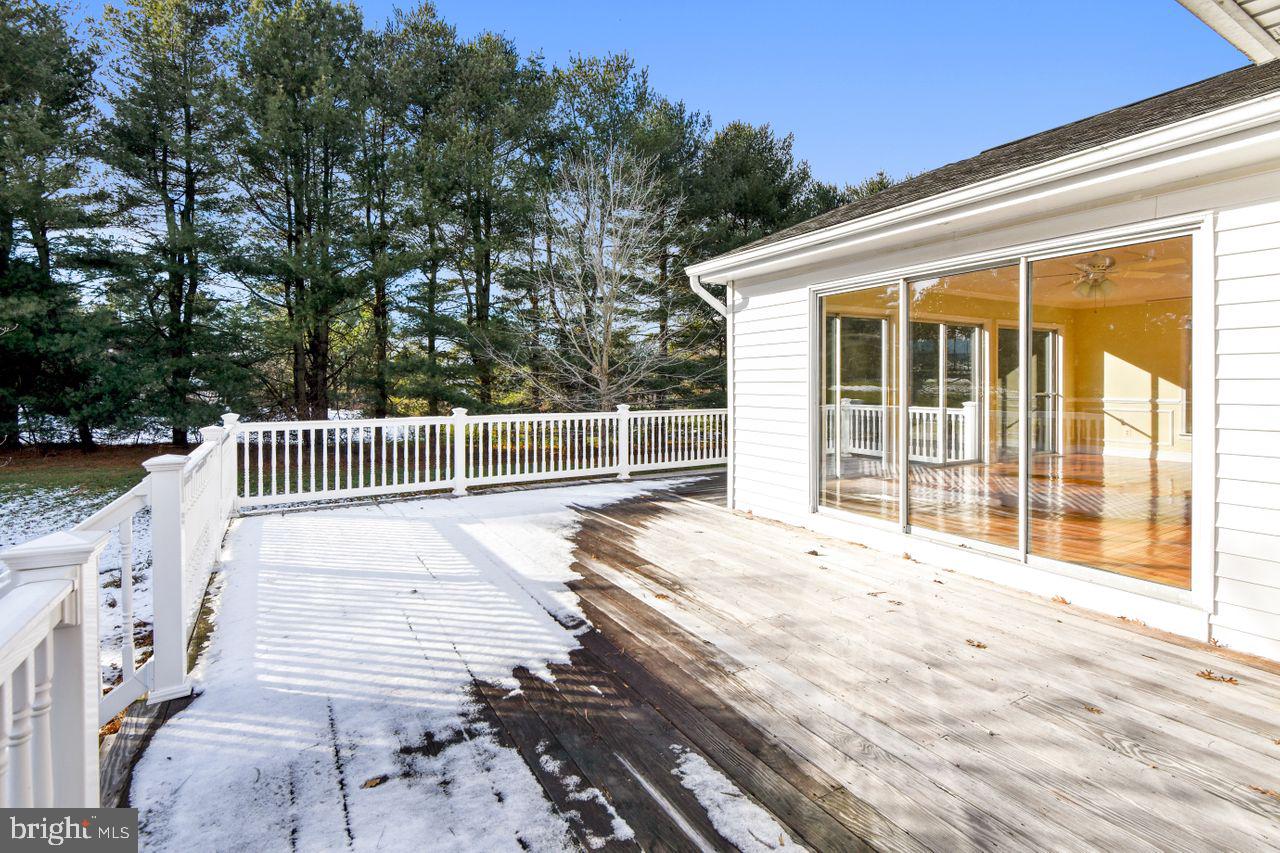 1019 Double Gate Road Davidsonville, MD 21035 - Photo 45 of 50 Expansive decking