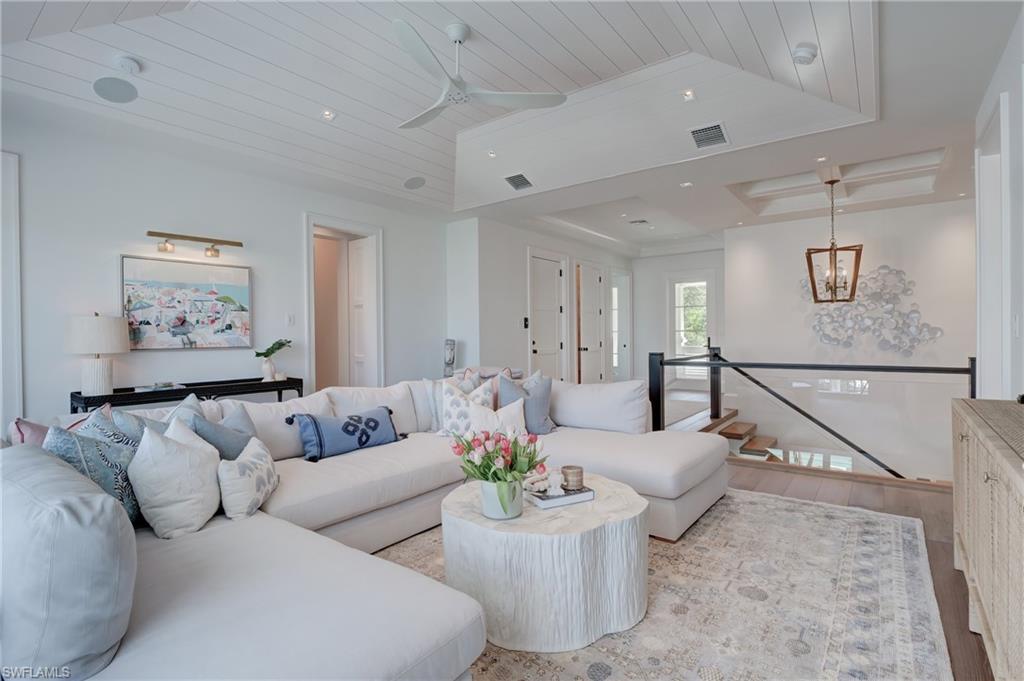 2020 Gordon Drive Naples, FL 34102 - Photo 19 of 49 Bright & cozy!