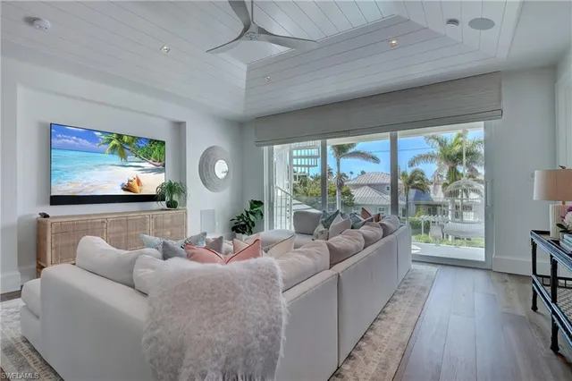 $125,000 | 2020 Gordon Drive, Naples, FL 34102