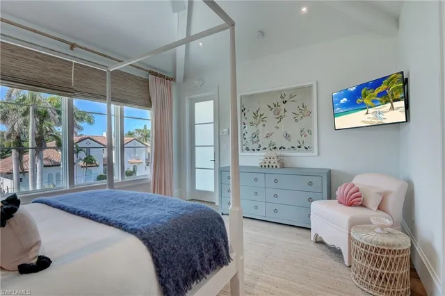 $125,000 | 2020 Gordon Drive, Naples, FL 34102