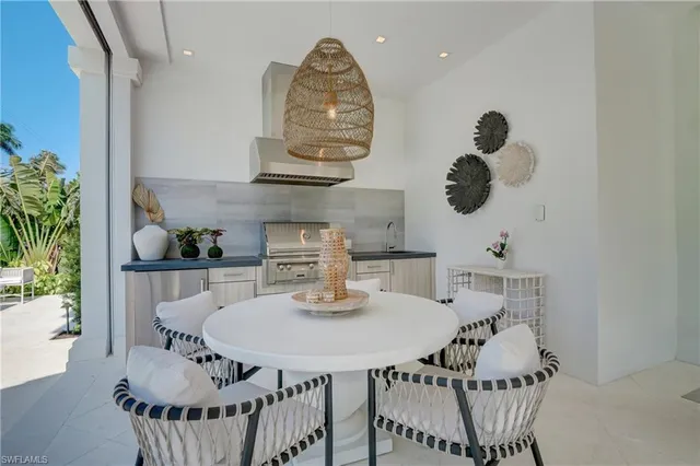 $125,000 | 2020 Gordon Drive, Naples, FL 34102