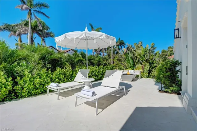 $125,000 | 2020 Gordon Drive, Naples, FL 34102