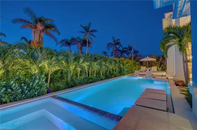 $125,000 | 2020 Gordon Drive, Naples, FL 34102