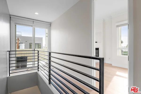 $7,450 | 438 Arnaz Drive, Unit 106, Los Angeles, CA 90048