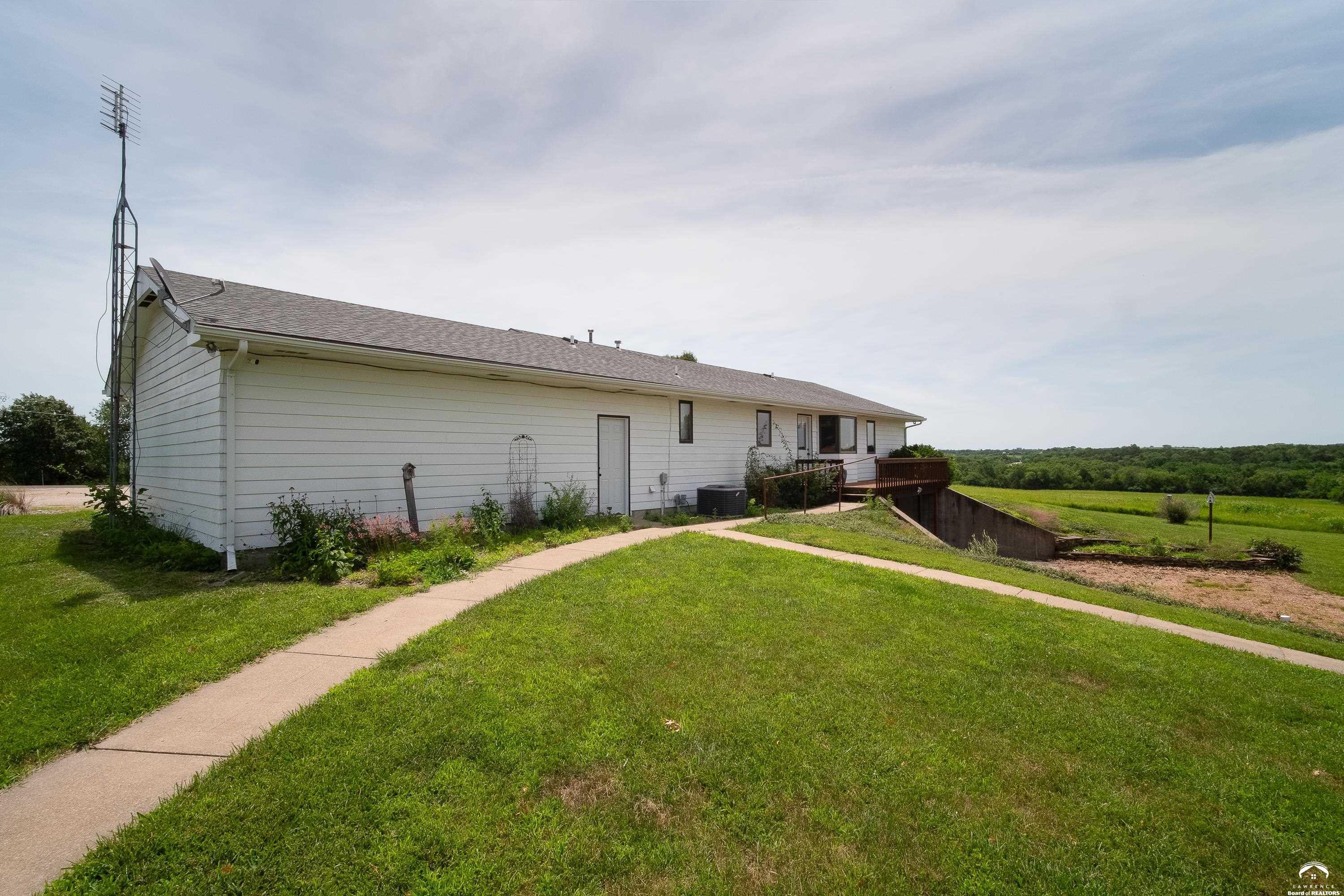 10727 Southwest Auburn Road Wakarusa, KS 66546 - Photo 33 of 62