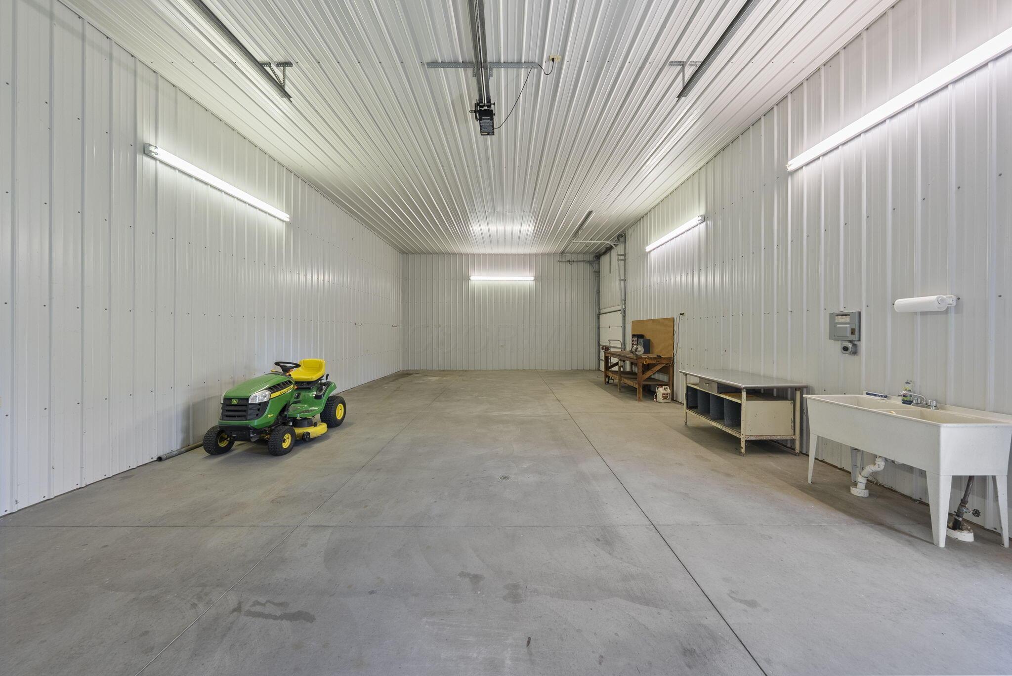 520 Rathmell Road Lockbourne, OH 43137 - Photo 36 of 42 16 Foot Ceilings