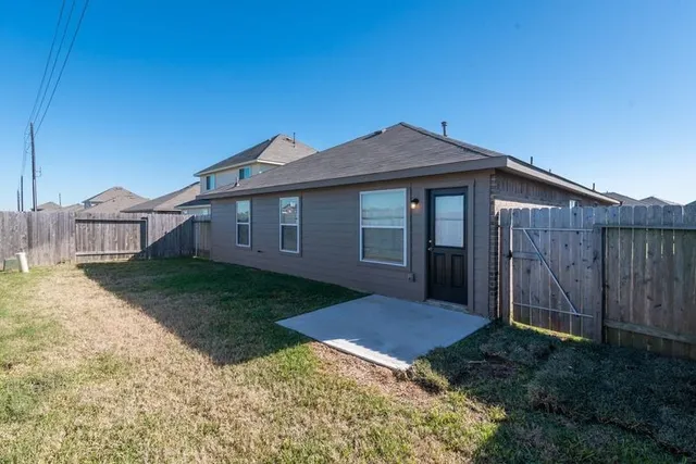 $2,150 | 25 Laguna Bend Drive, Manvel, TX 77578
