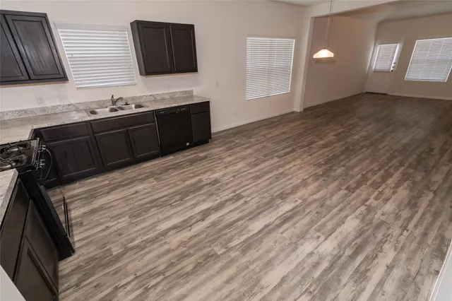 $2,150 | 25 Laguna Bend Drive, Manvel, TX 77578