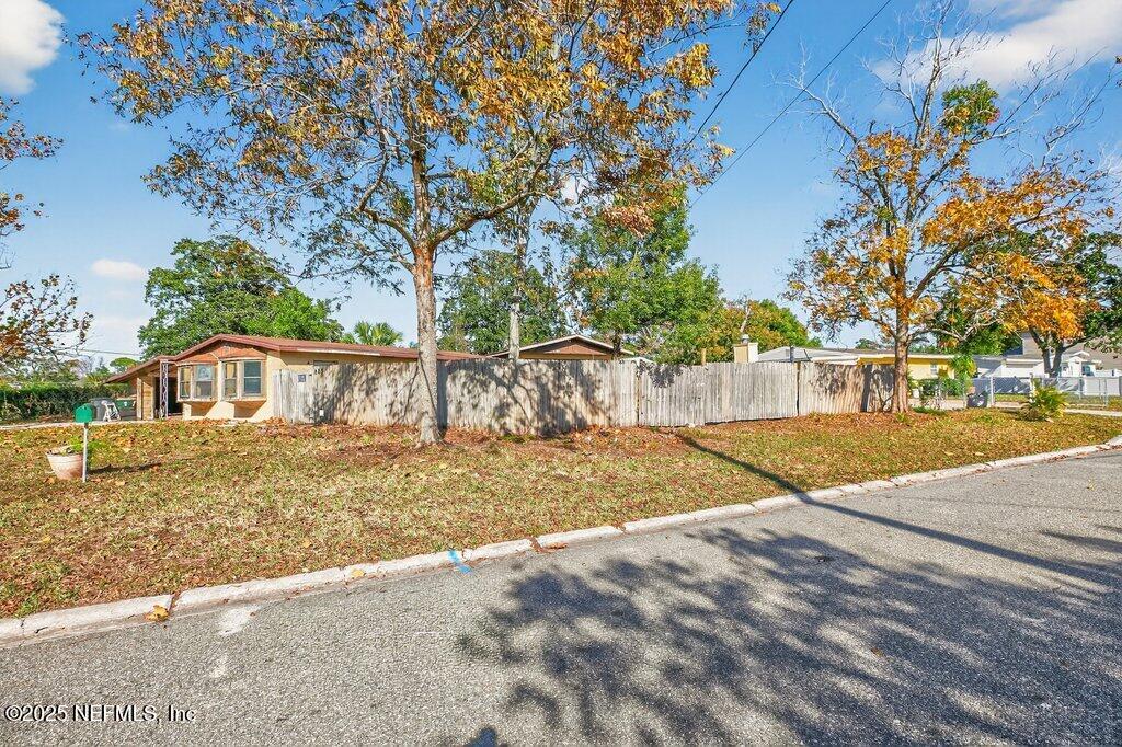 885 Bonita Road Atlantic Beach, FL 32233 - Photo 13 of 30 Exterior of the Property