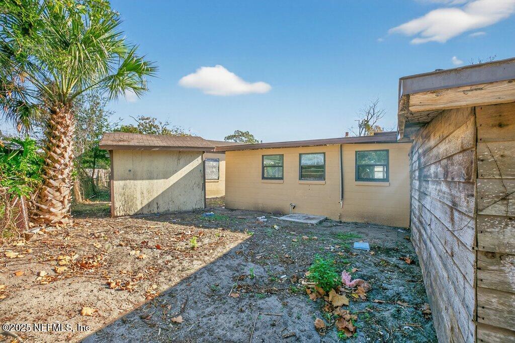 885 Bonita Road Atlantic Beach, FL 32233 - Photo 14 of 30 Exterior of the Property