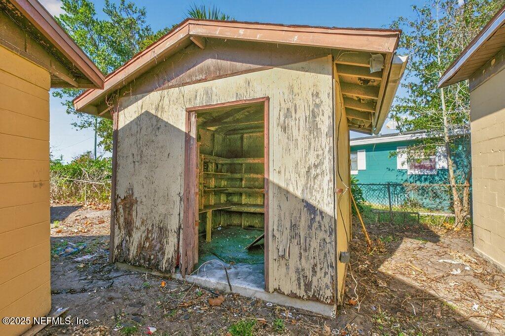 885 Bonita Road Atlantic Beach, FL 32233 - Photo 20 of 30 Storage Shed