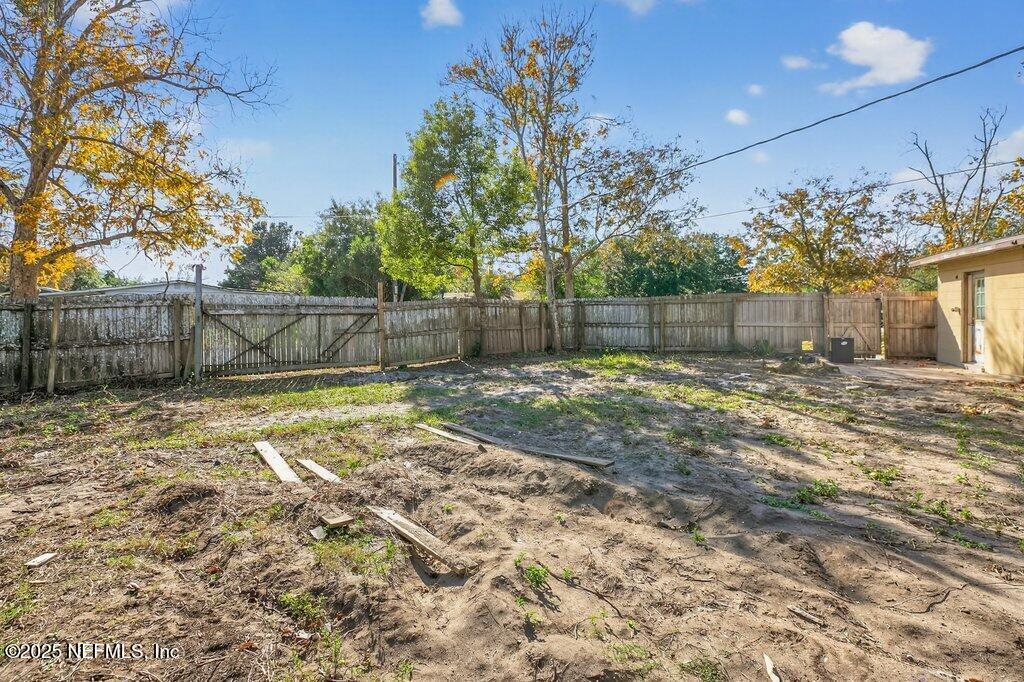 885 Bonita Road Atlantic Beach, FL 32233 - Photo 22 of 30 Back Yard