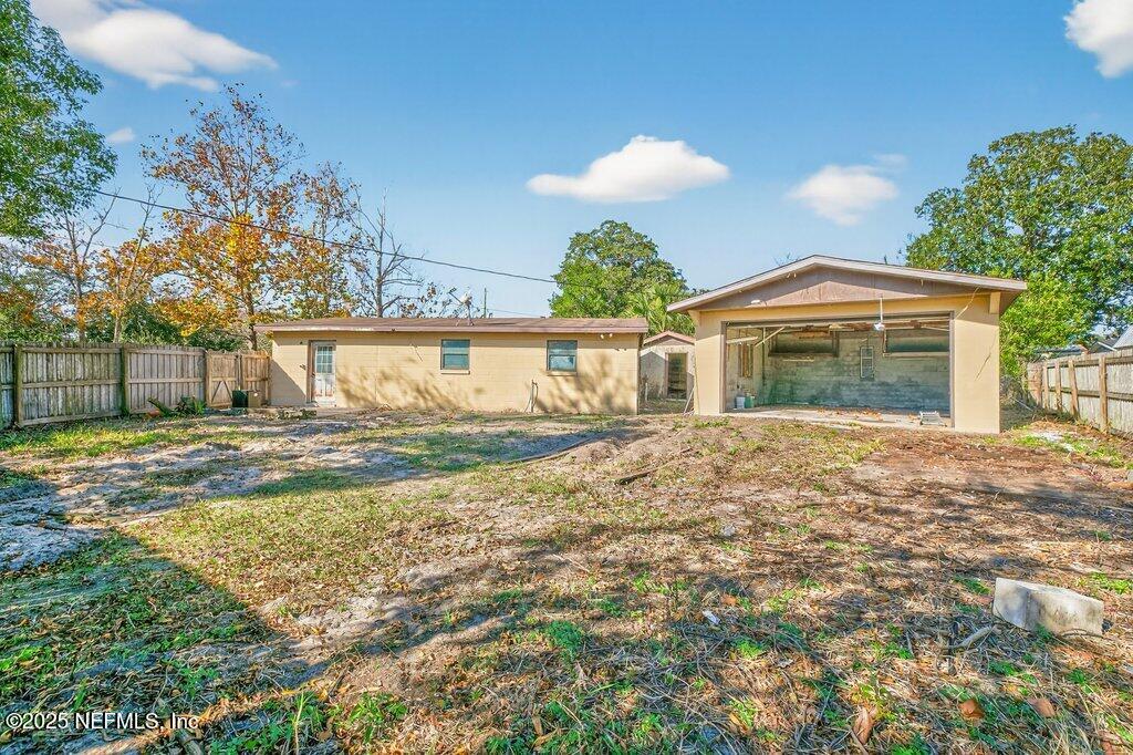 885 Bonita Road Atlantic Beach, FL 32233 - Photo 23 of 30 Back Yard