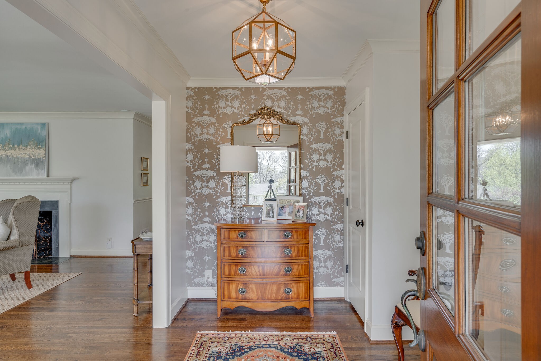 4321 Sneed Road Nashville, TN 37215 - Photo 4 of 37 a view of hall way with furniture