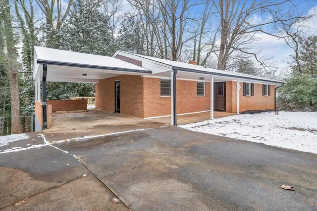 $270,000 | 115 Lakemont Court, Martinsville, VA 24112