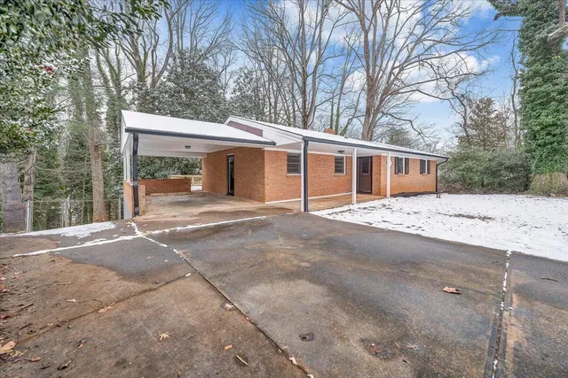 $270,000 | 115 Lakemont Court, Martinsville, VA 24112