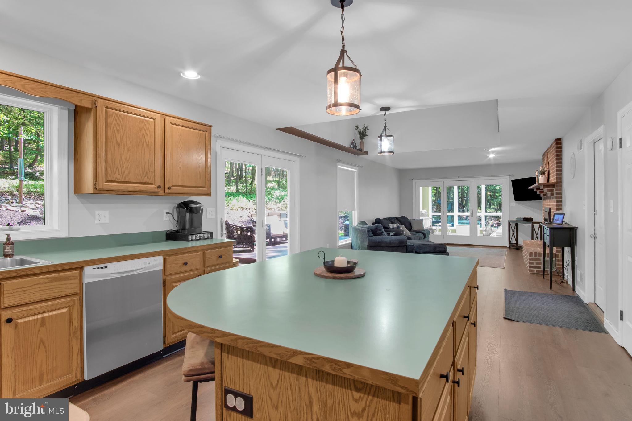 580 Spring Lane Boiling Springs, PA 17007 - Photo 10 of 37