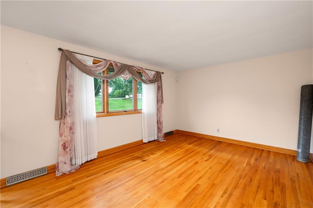 112 Philmar Drive Butler, PA 16002 - Photo 10 of 35