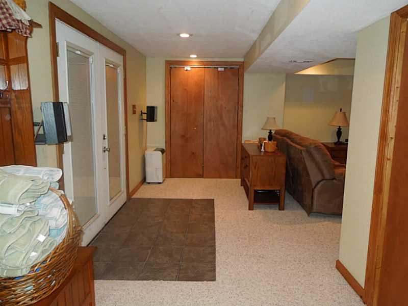 182 Penn Manor Road Irwin, PA 15642 - Photo 16 of 25 Family Room.