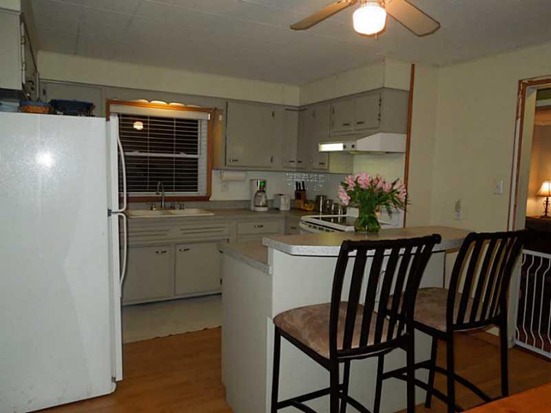 182 Penn Manor Road Irwin, PA 15642 - Photo 4 of 25 Kitchen.