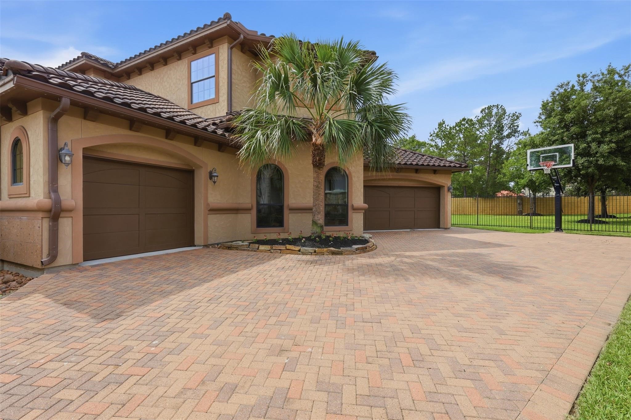 14 Post Shadow Estate Drive Spring, TX 77389 - Photo 7 of 49 Gallery Image 7